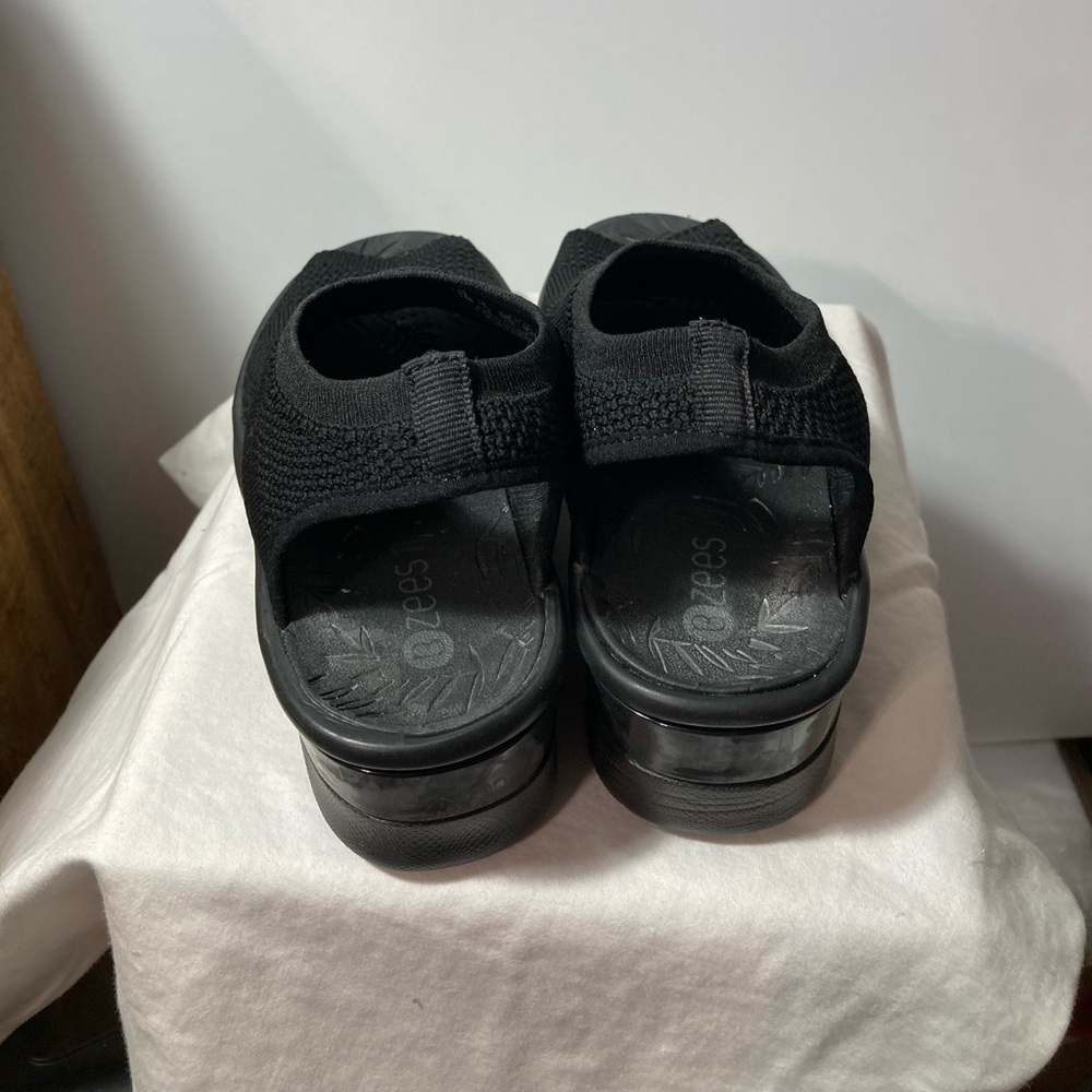 Bzees Cloud Technology Light Feels Right Slingbac… - image 4